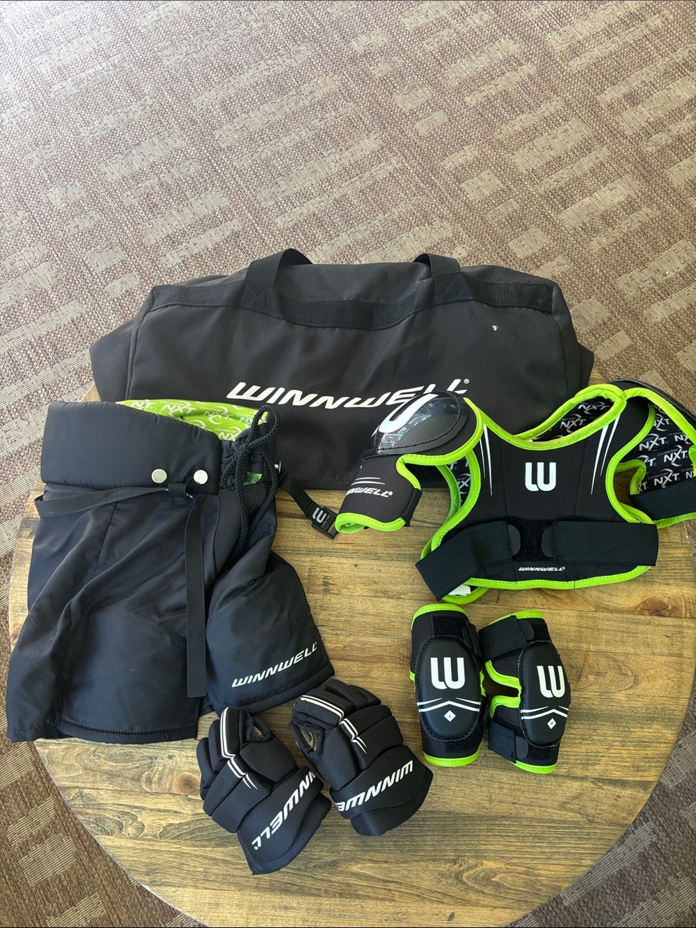 Boys Winnwell Hockey Starter Kit Size Small